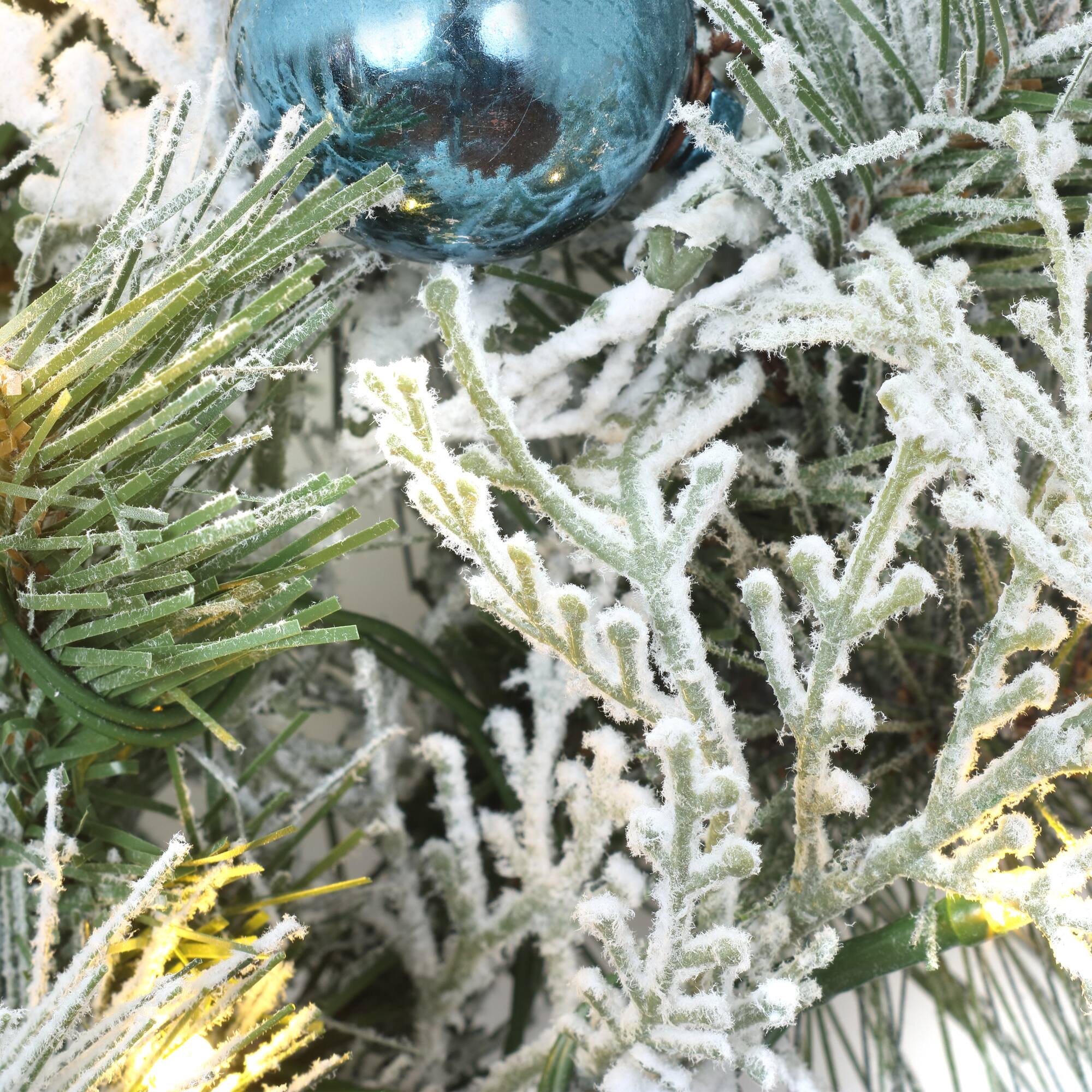24" Pre-lit LED Tinkham Pine Wreath